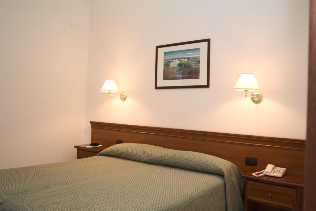 Hotel Ramapendula Алберобело Стая снимка